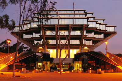 加州大學(xué)（圣地亞哥分校）